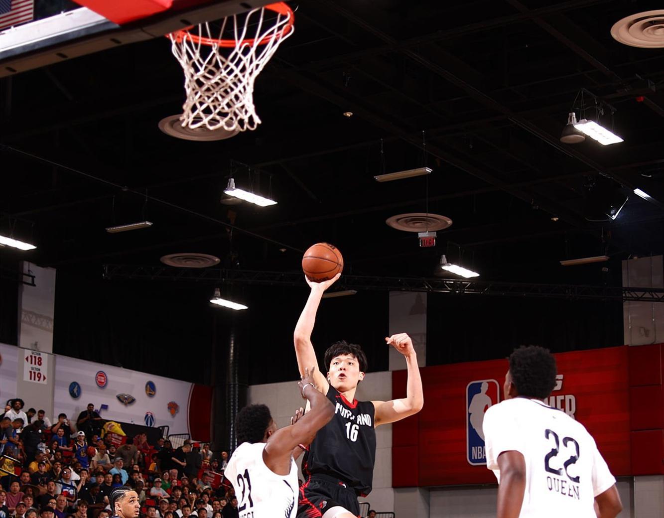 百家乐网址-不打夏联末战！杨瀚森4战征服主帅：5大特质亮眼，盖帽榜第6